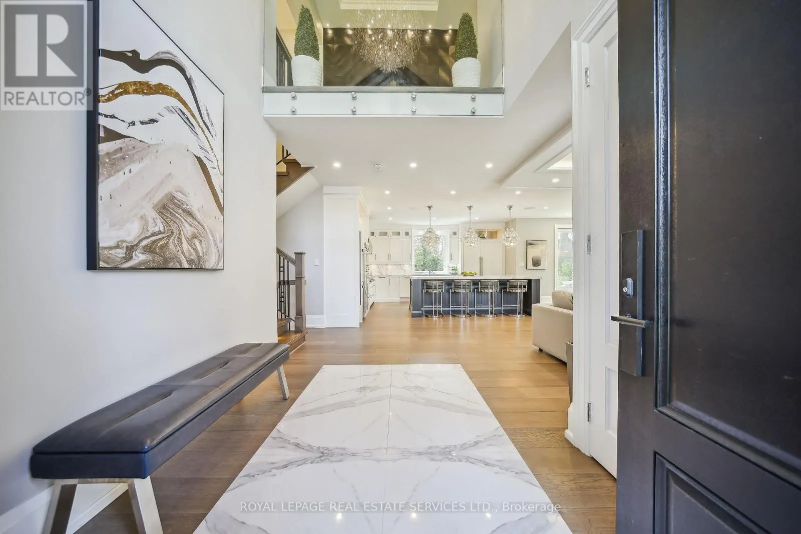 1489 ROGERSWOOD COURT
