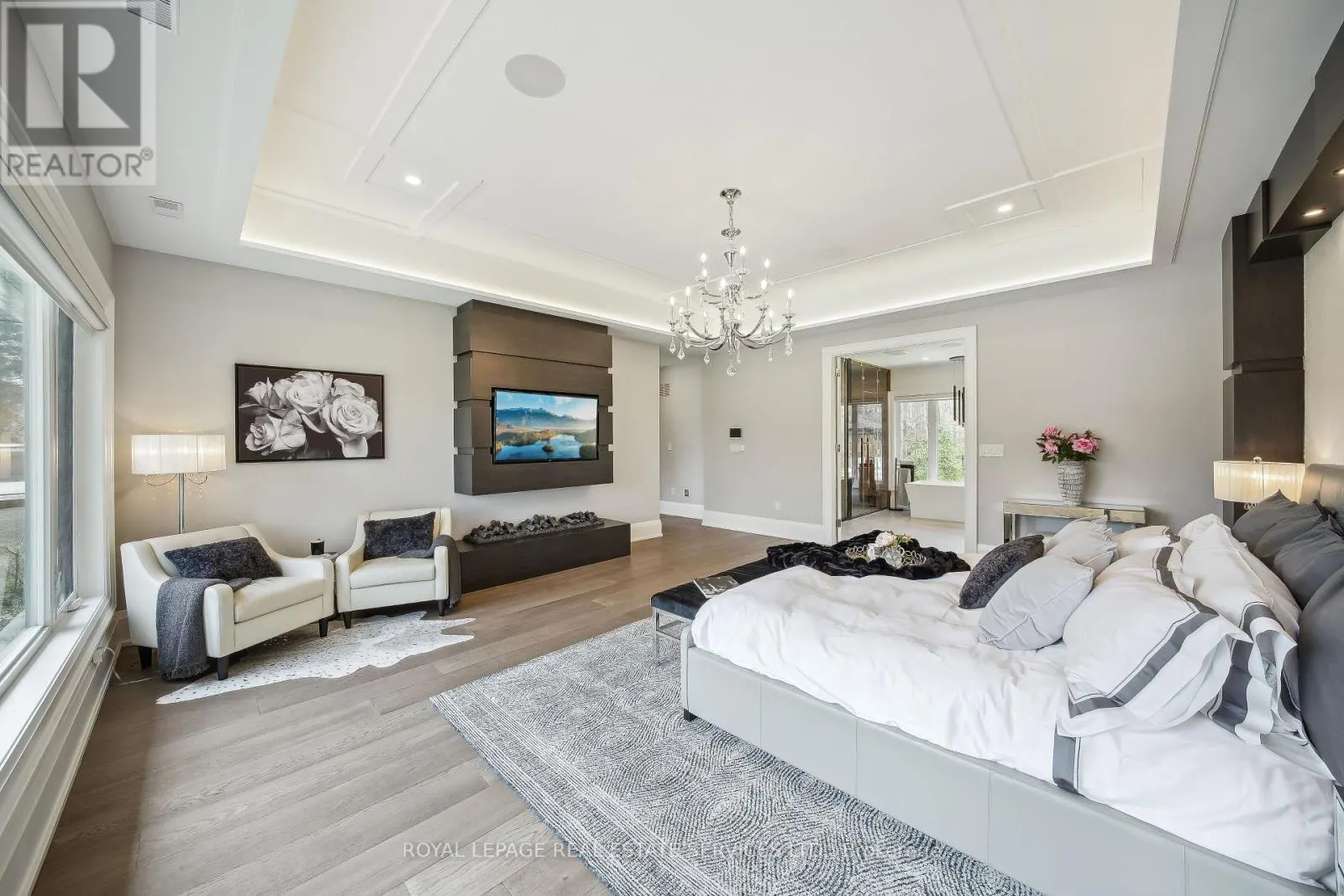 1489 ROGERSWOOD COURT