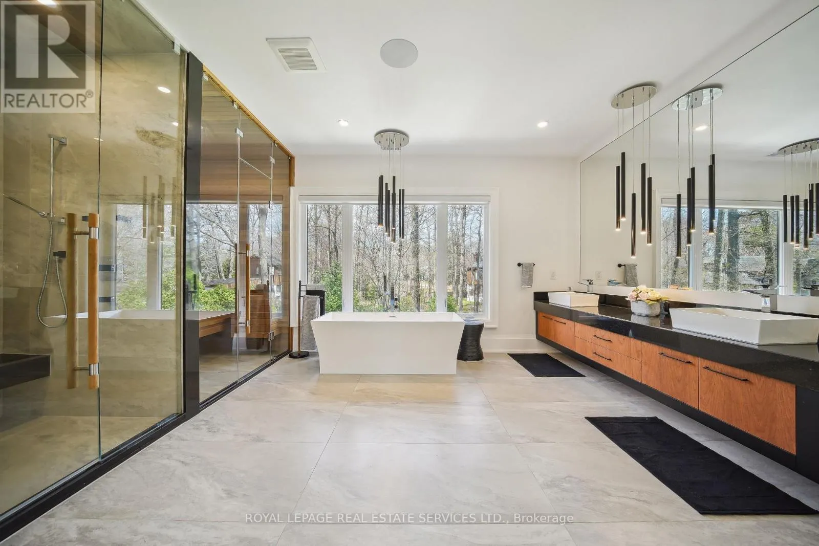 1489 ROGERSWOOD COURT