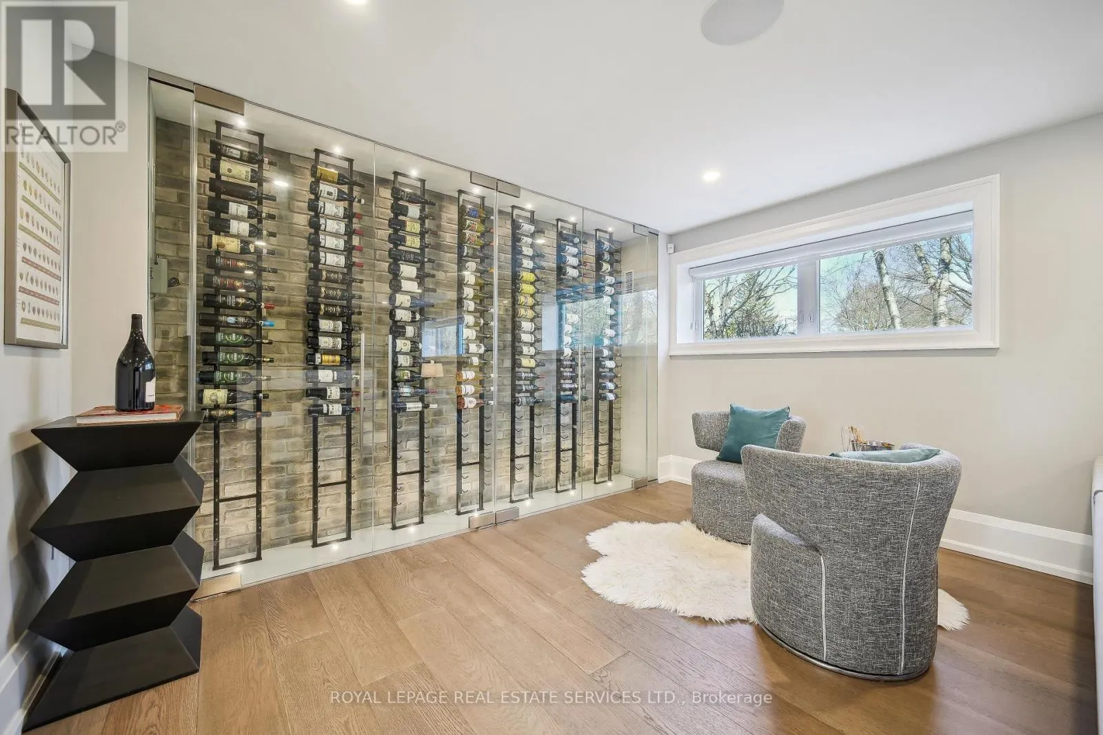 1489 ROGERSWOOD COURT