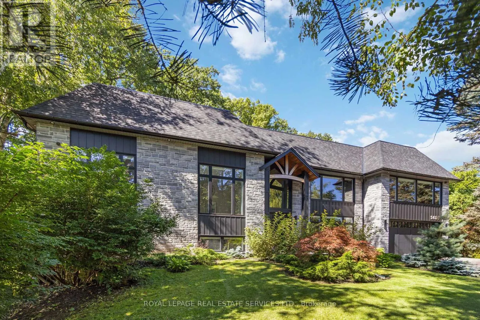 1489 ROGERSWOOD COURT