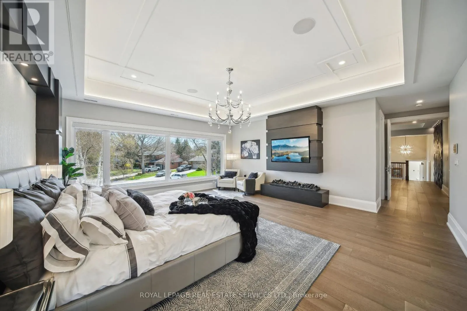 1489 ROGERSWOOD COURT