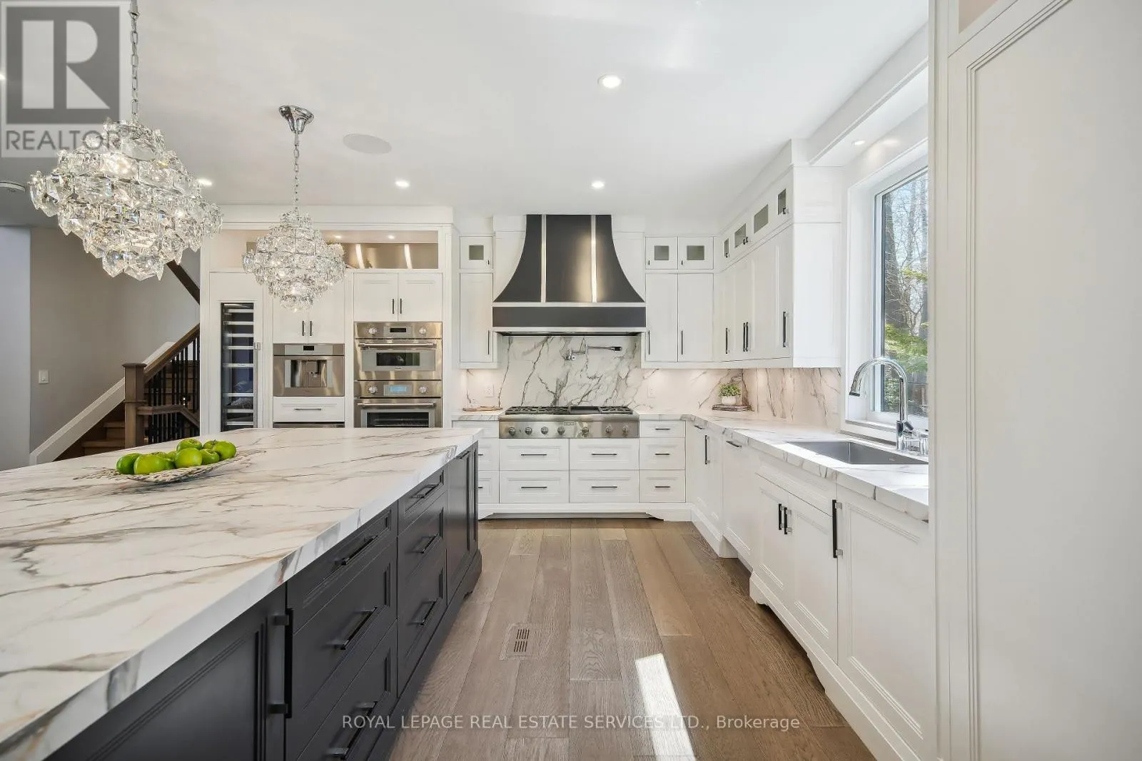 1489 ROGERSWOOD COURT
