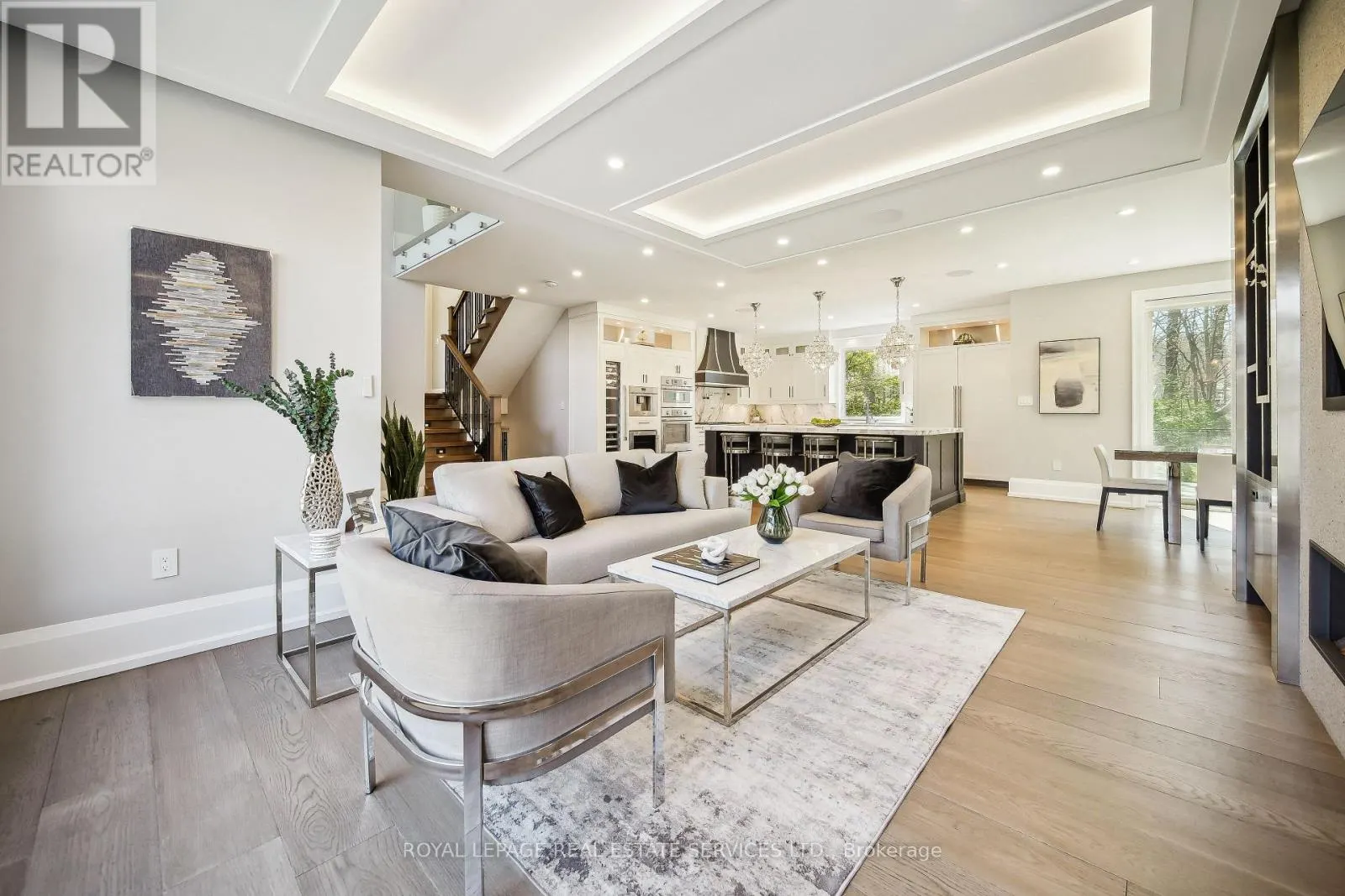 1489 ROGERSWOOD COURT