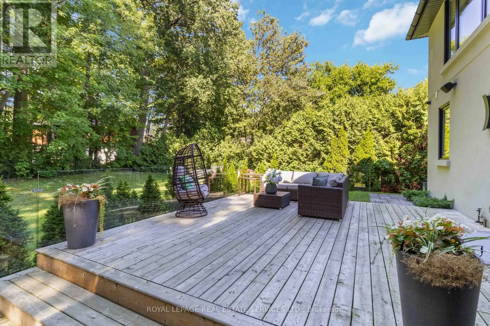 1489 ROGERSWOOD COURT