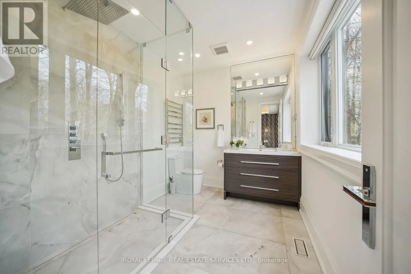 1489 ROGERSWOOD COURT