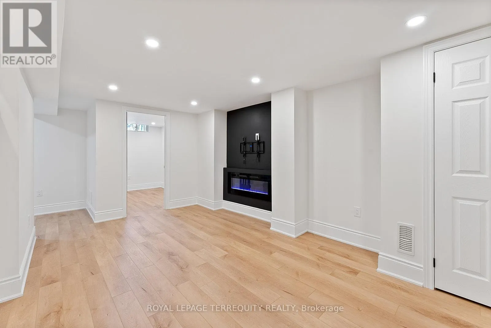 3247 DOVETAIL MEWS