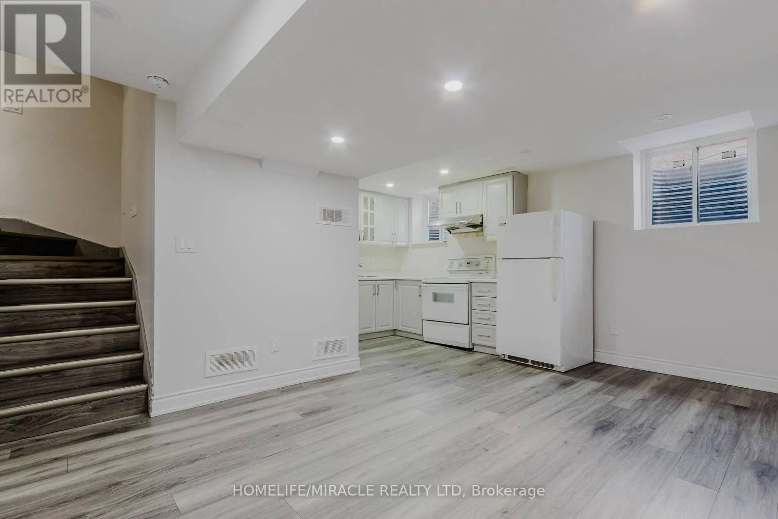 27 SILVER EGRET ROAD