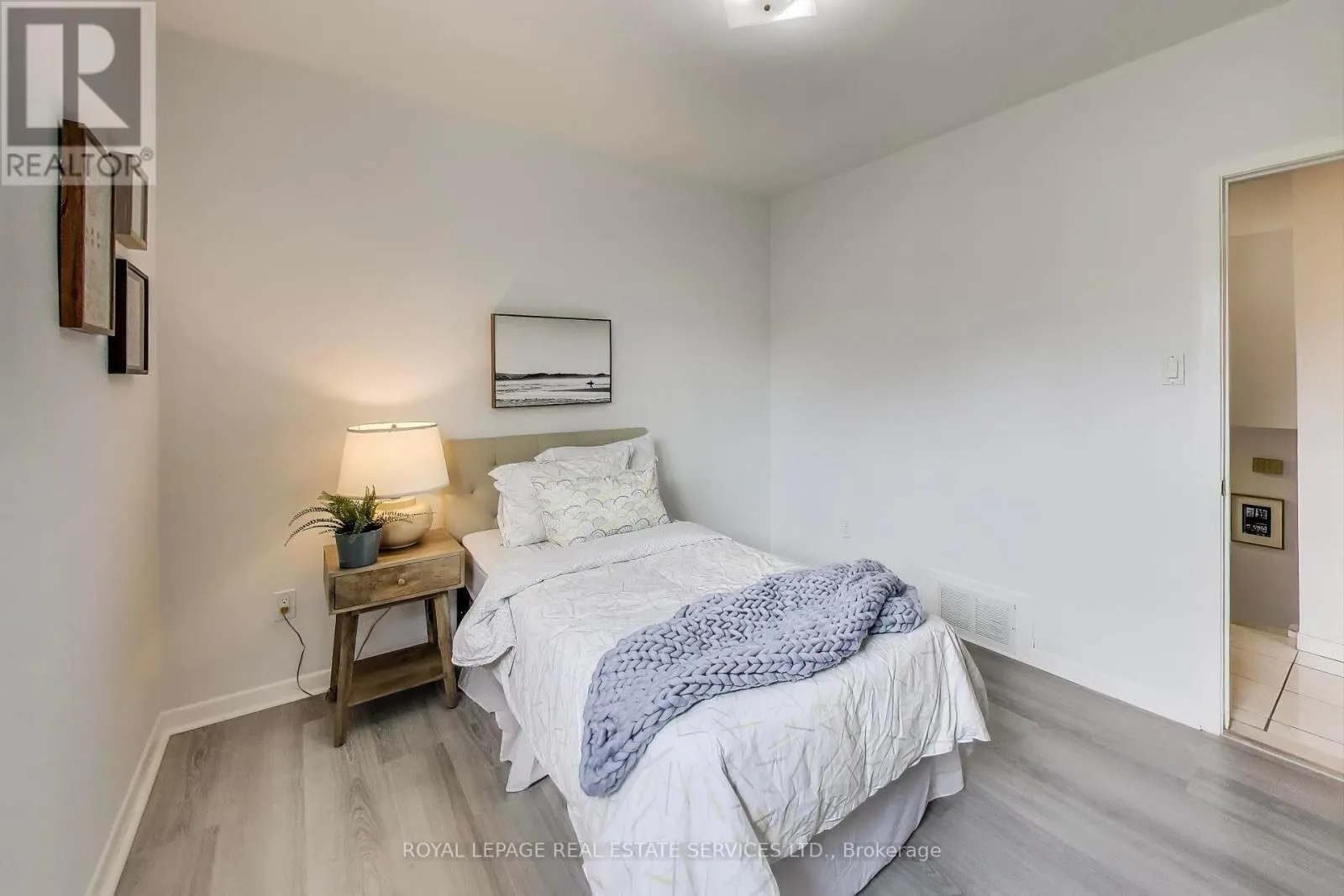 251 DRIFTWOOD AVENUE