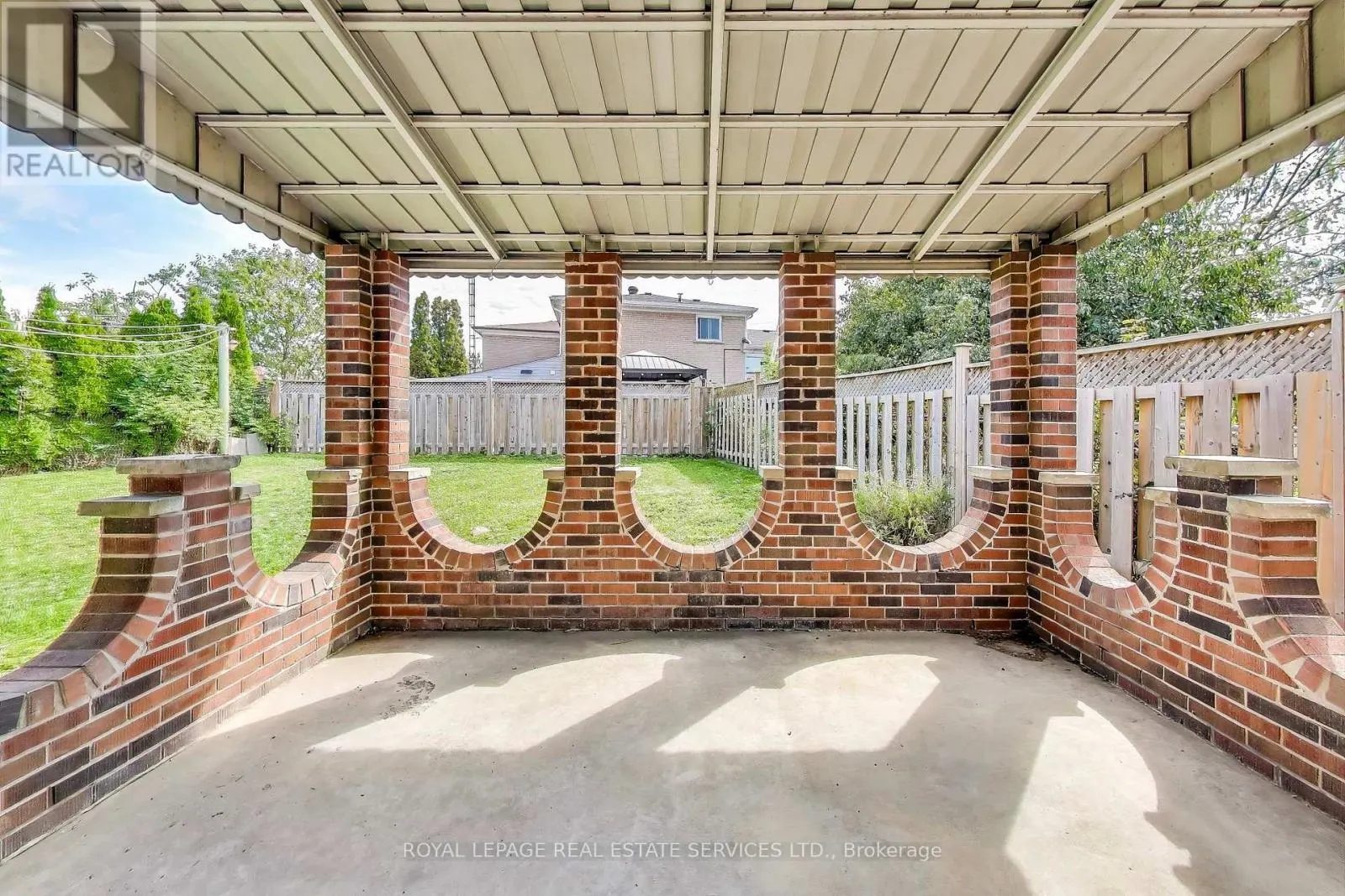 251 DRIFTWOOD AVENUE