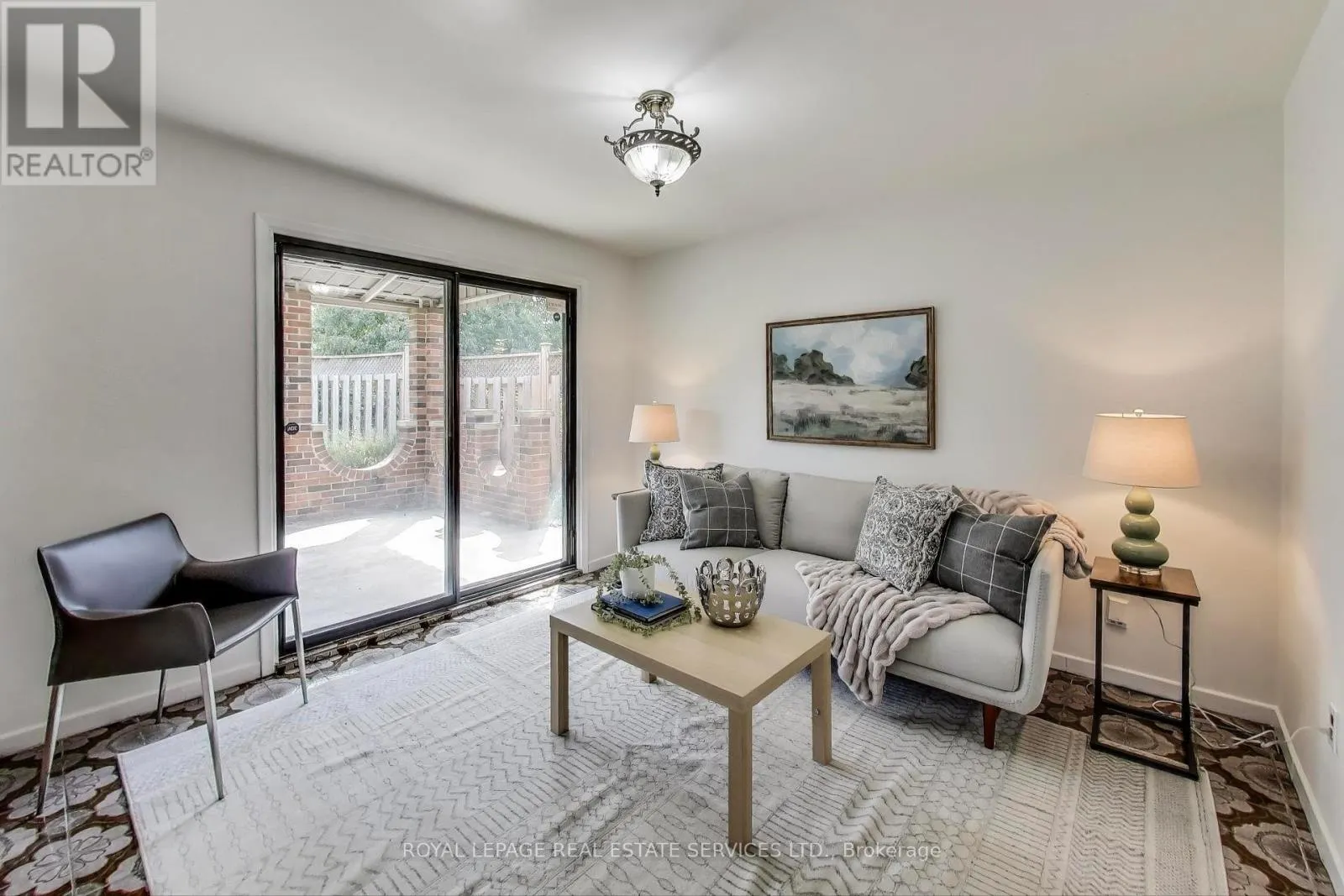 251 DRIFTWOOD AVENUE