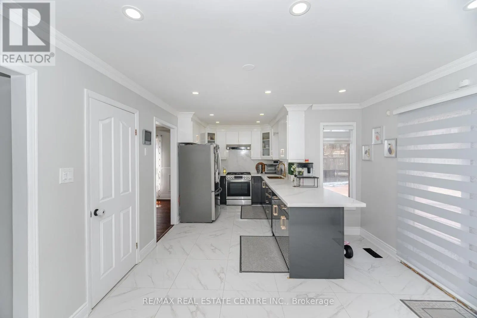 20 ST MARK PLACE