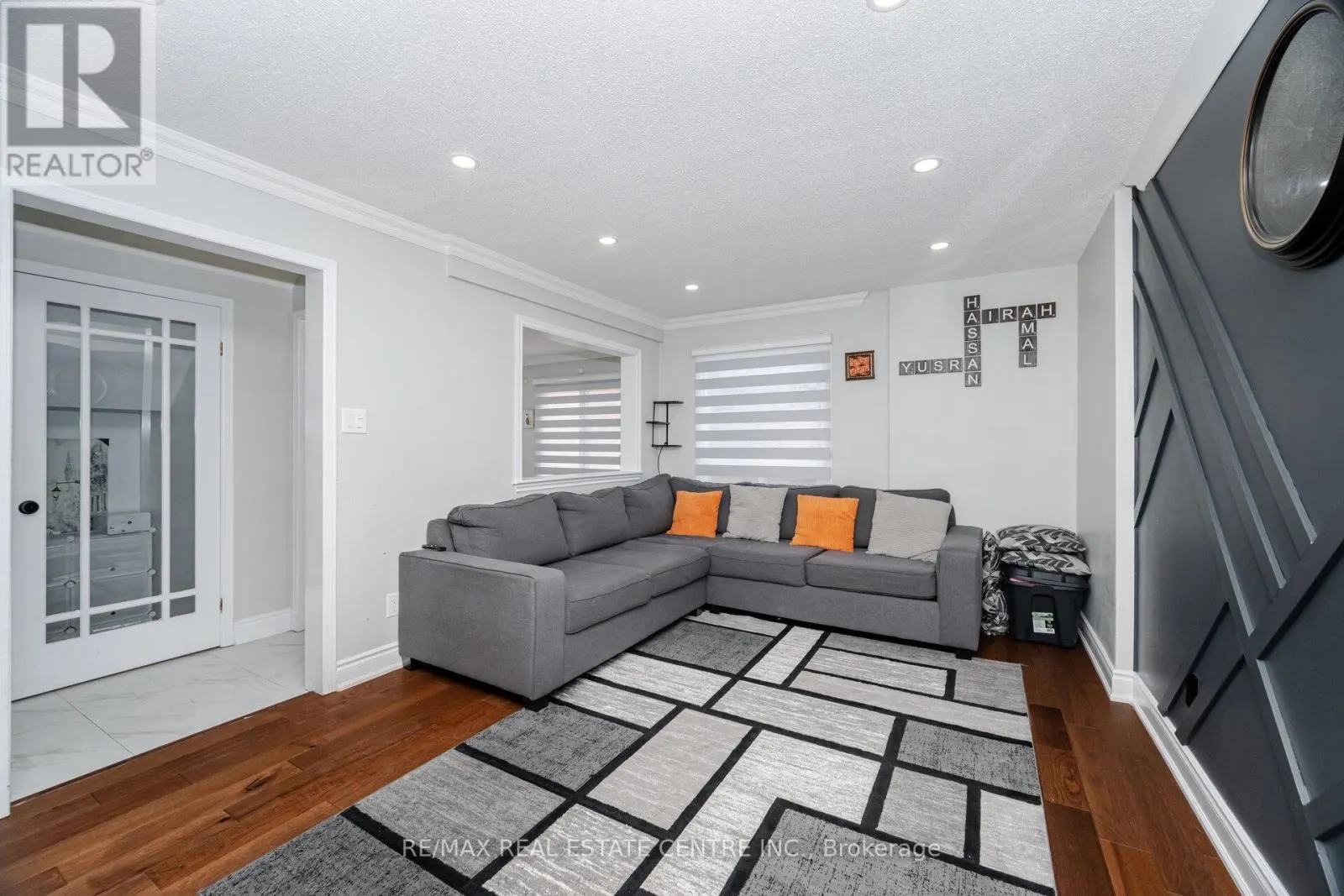 20 ST MARK PLACE