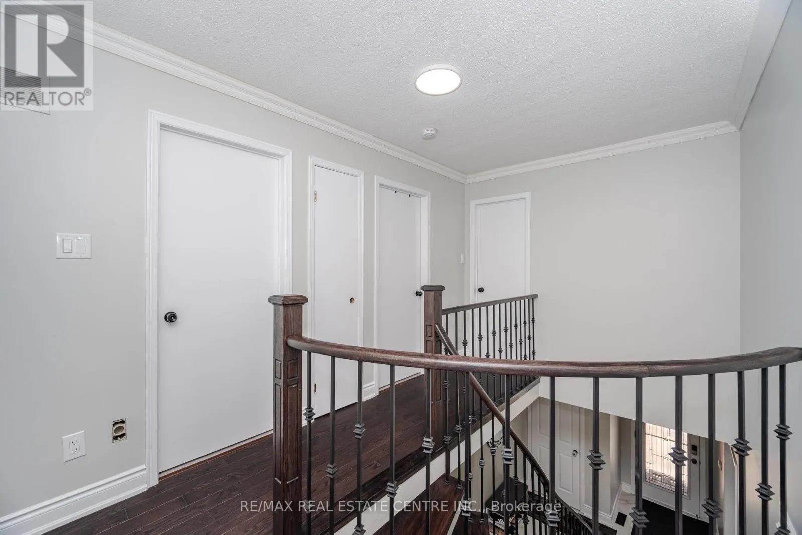 20 ST MARK PLACE