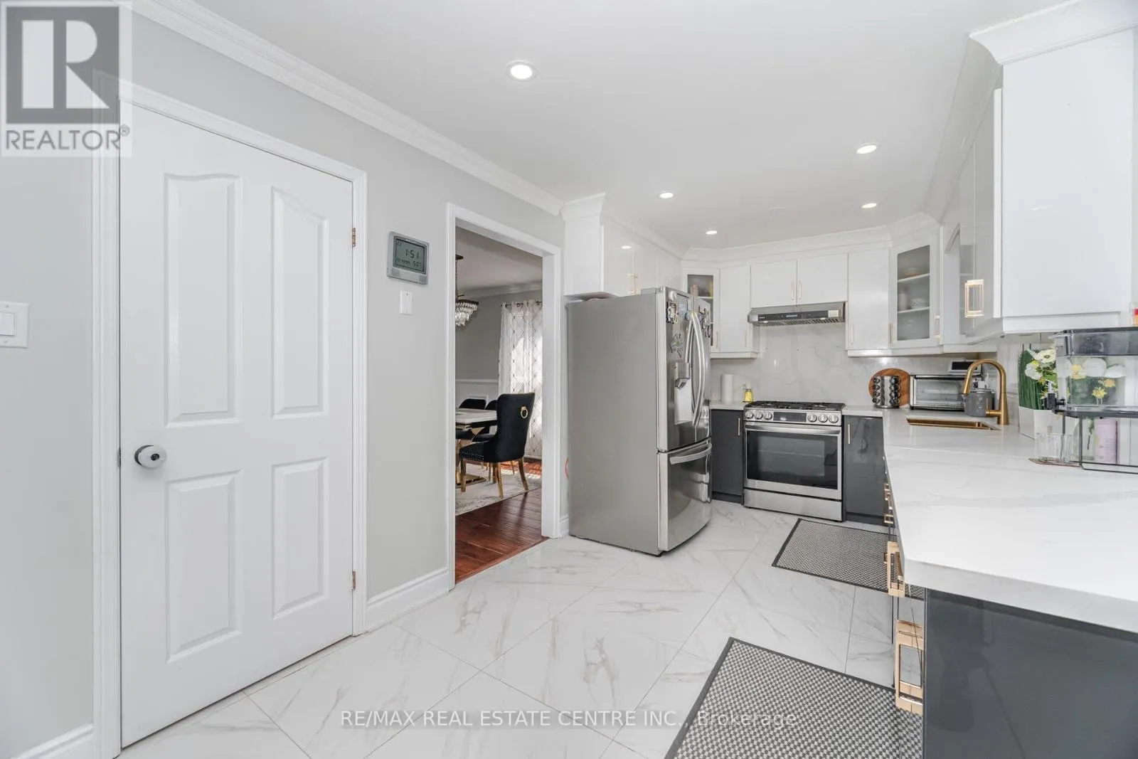 20 ST MARK PLACE