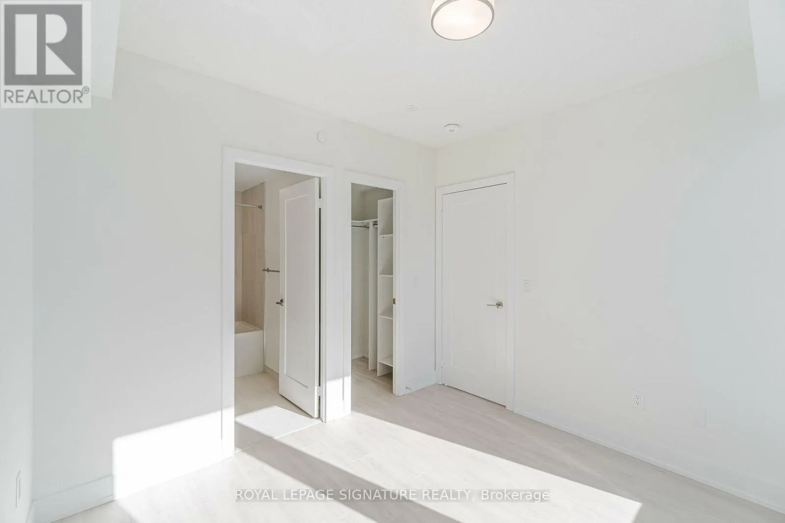 2701 - 10 EVA ROAD