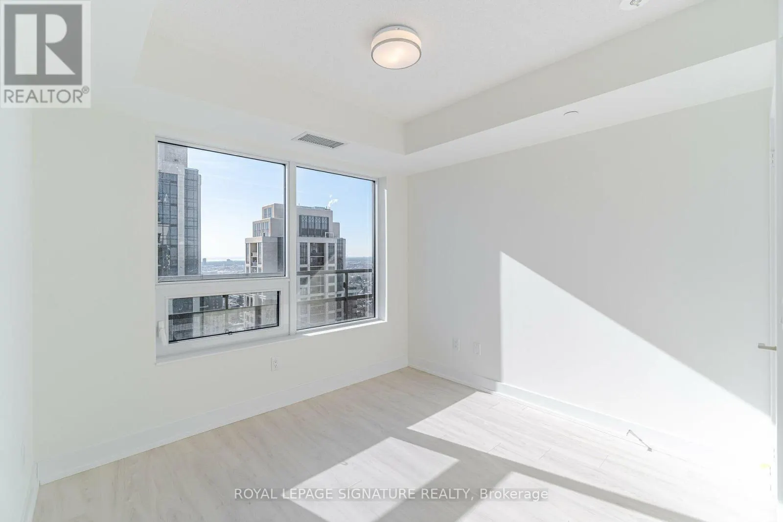 2701 - 10 EVA ROAD