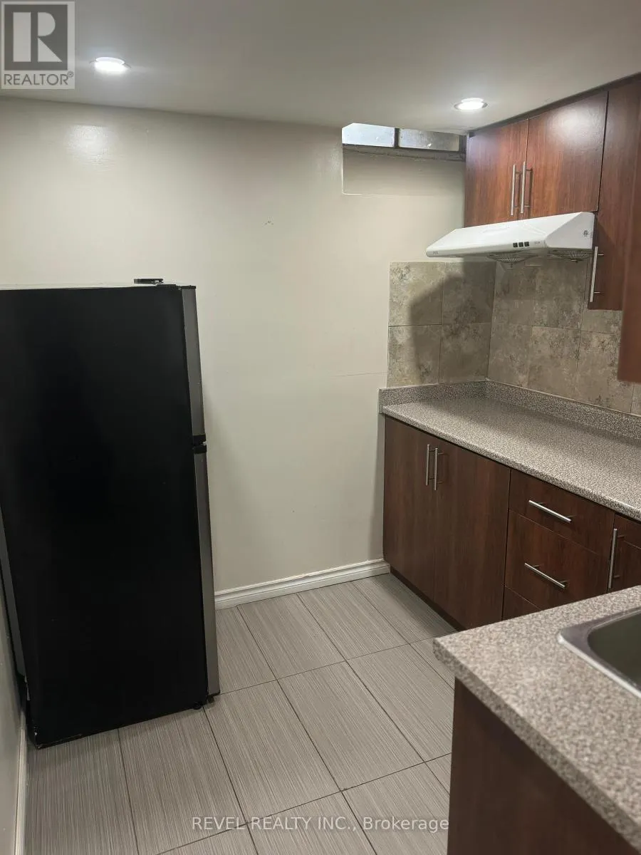 LOWER - 24 GRAND RIVER COURT