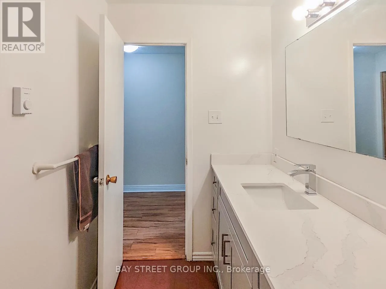 2ND FLR - 5130A DUNDAS STREET W