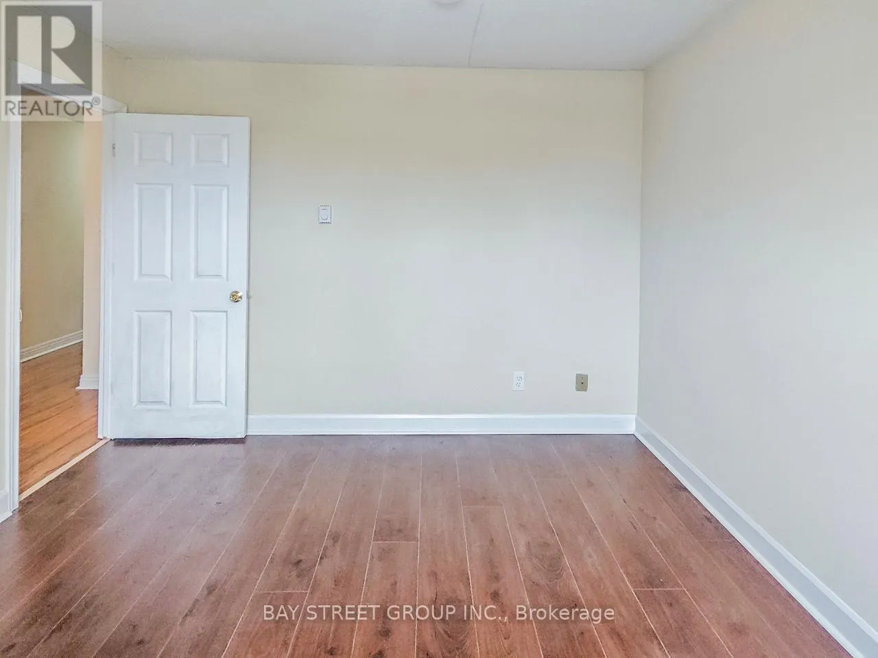 2ND FLR - 5130A DUNDAS STREET W