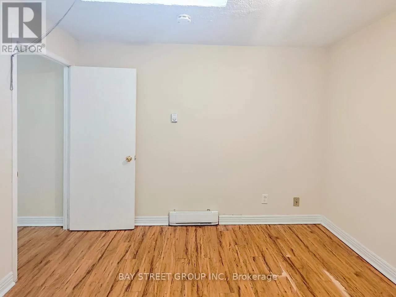 2ND FLR - 5130A DUNDAS STREET W