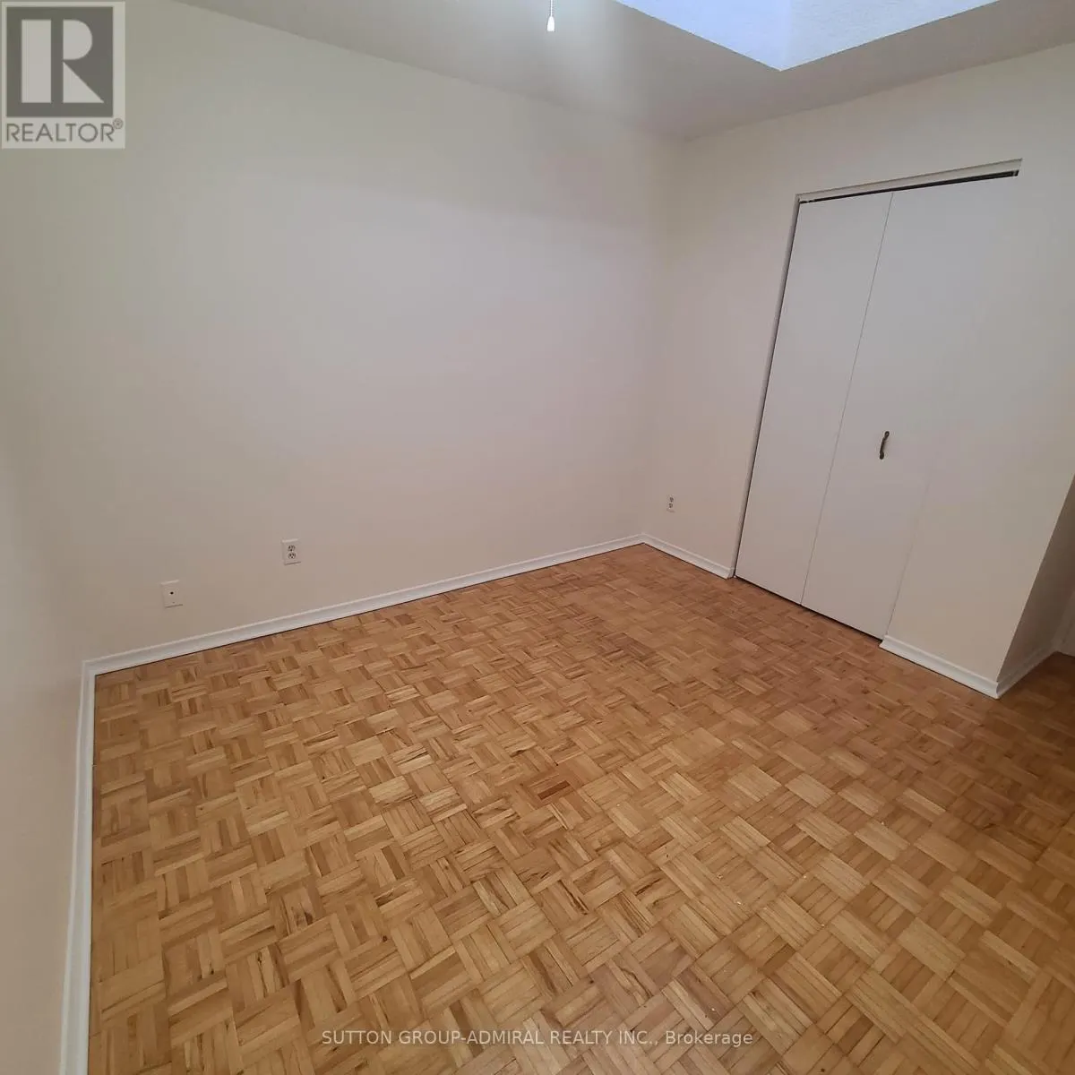 #1 - 5128A DUNDAS STREET W