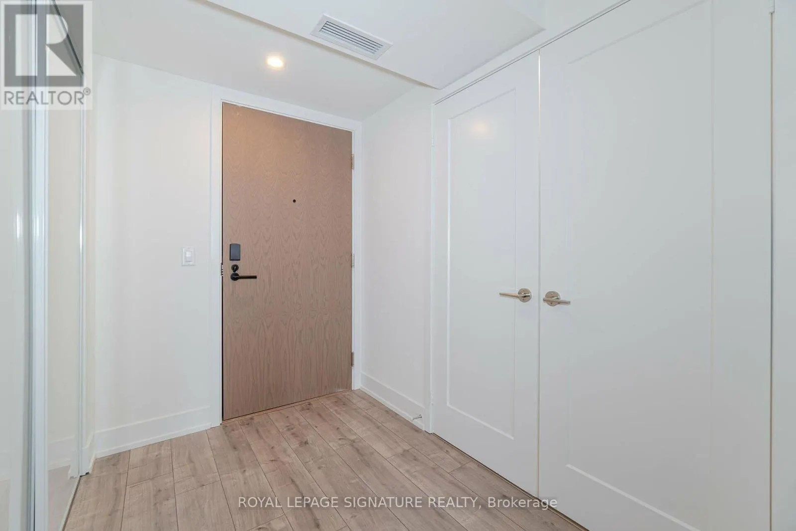 403 - 10 EVA ROAD