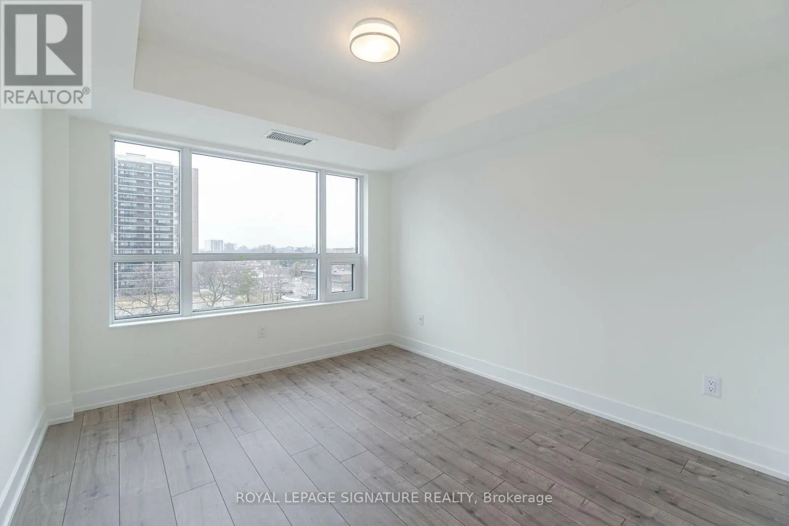 403 - 10 EVA ROAD