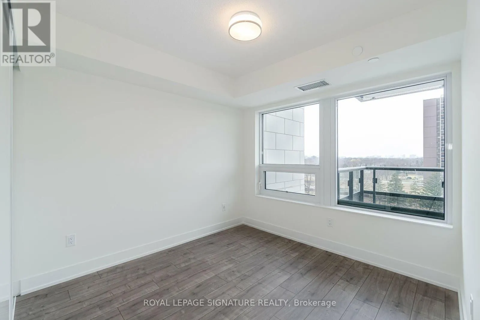 403 - 10 EVA ROAD