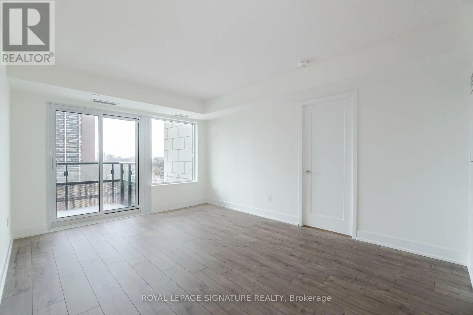 403 - 10 EVA ROAD