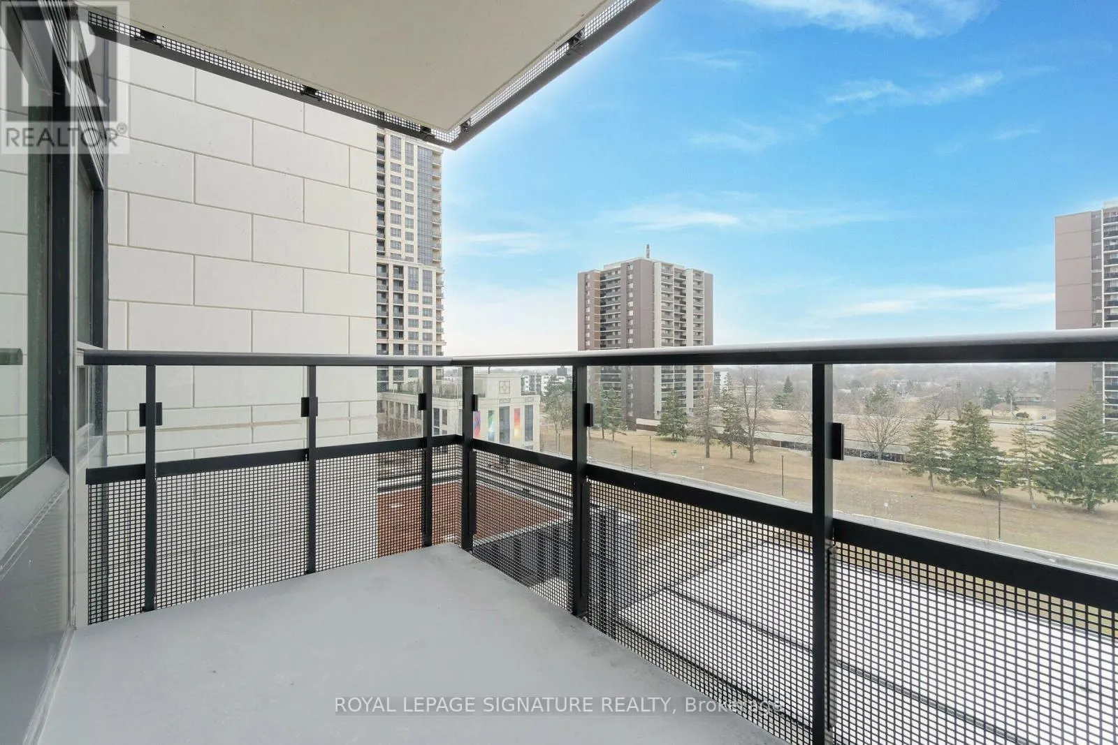 403 - 10 EVA ROAD