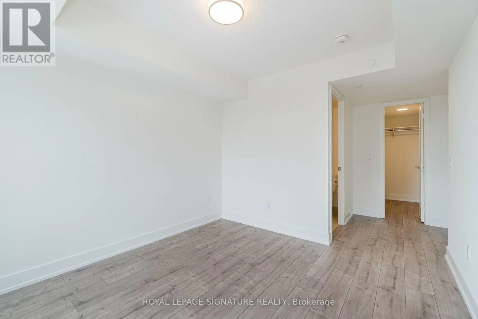 403 - 10 EVA ROAD