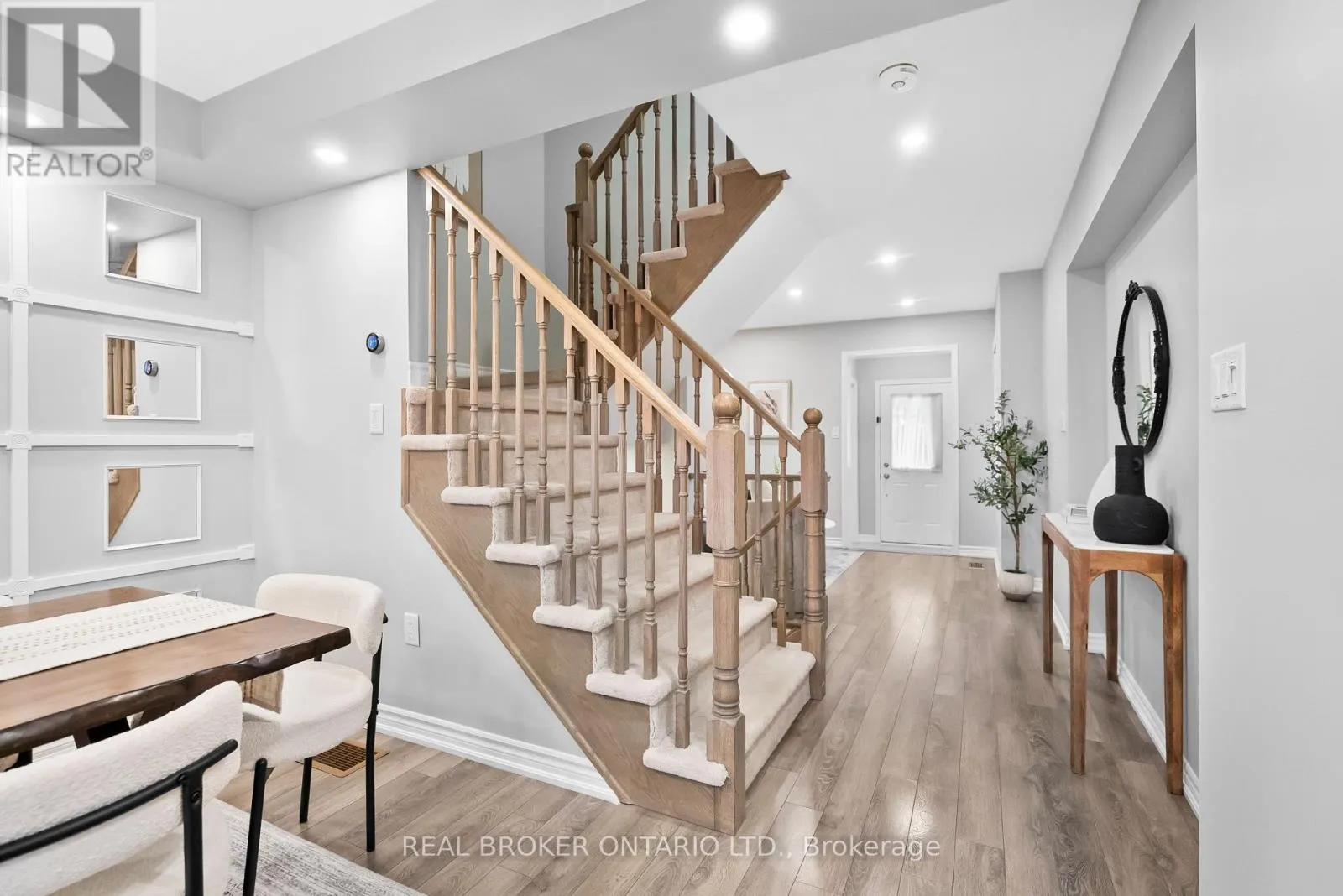 680 LAKING TERRACE