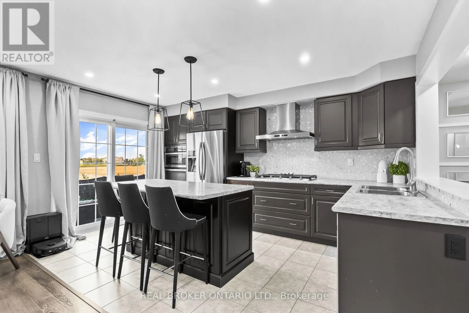 680 LAKING TERRACE