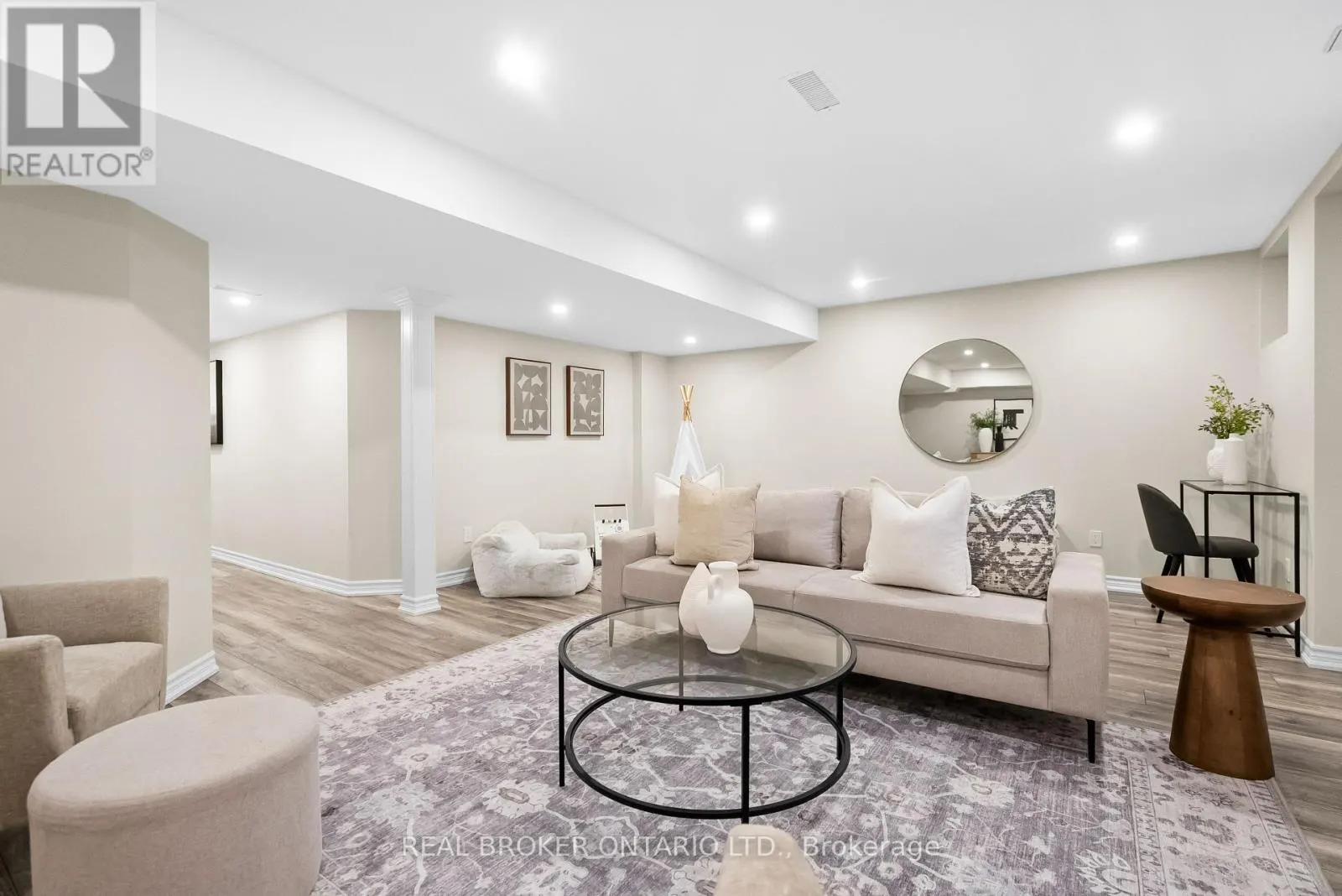 680 LAKING TERRACE