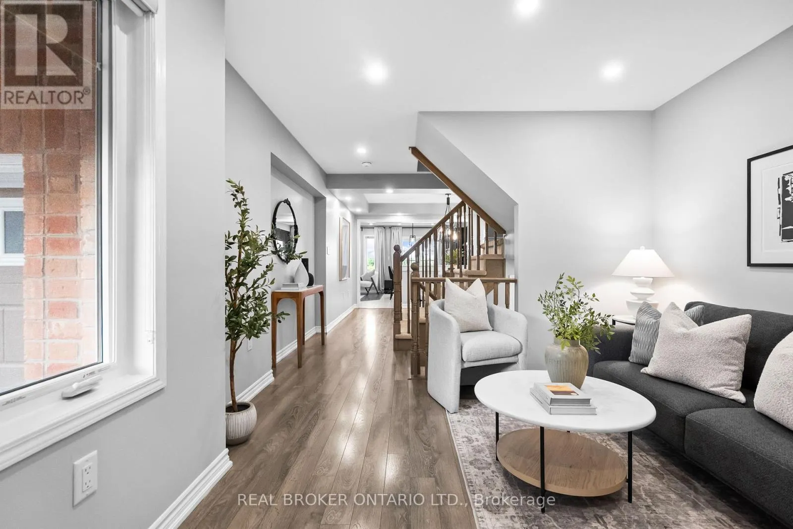 680 LAKING TERRACE