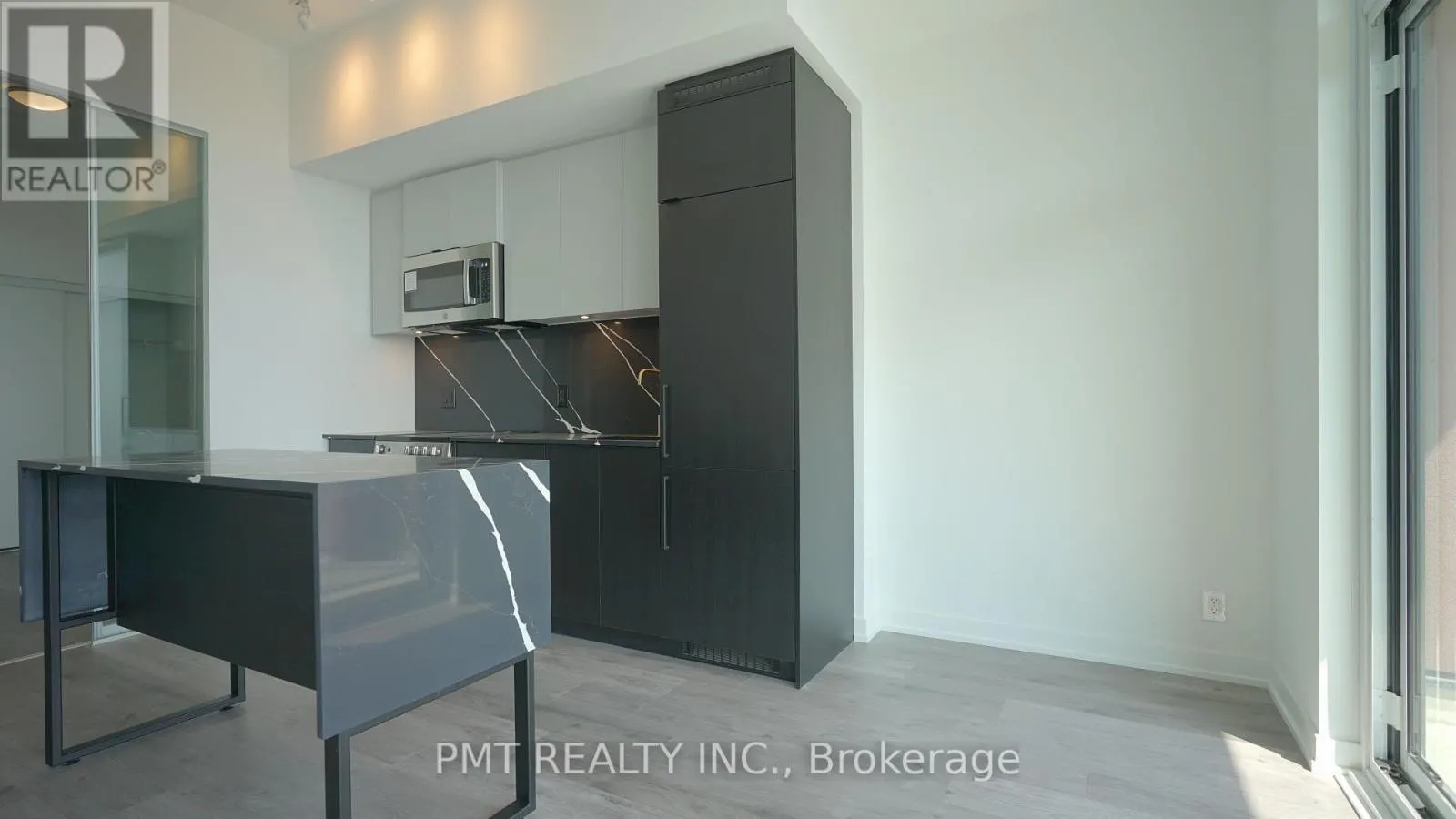 1117 - 285 DUFFERIN STREET