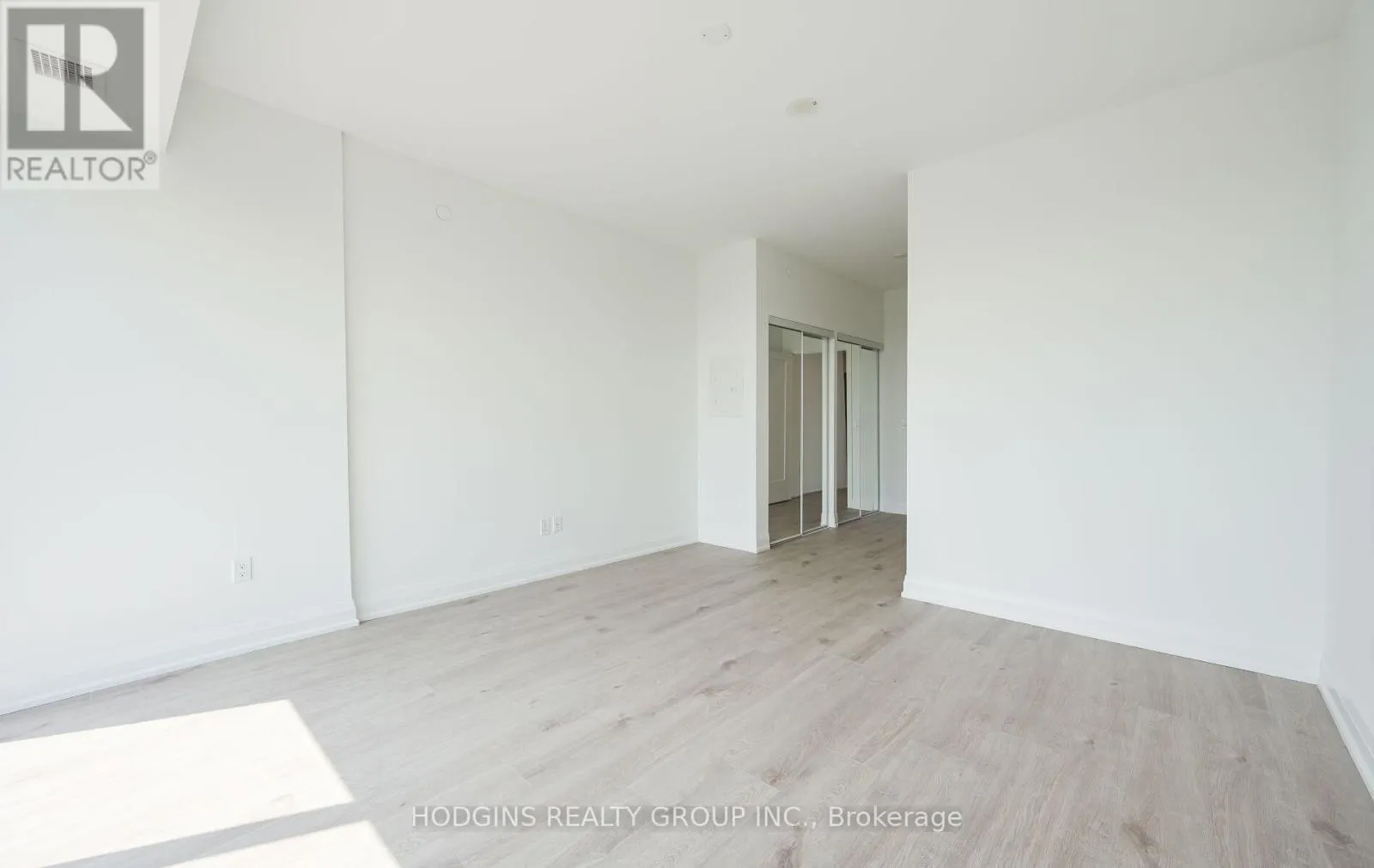 409 - 1035 SOUTHDOWN ROAD
