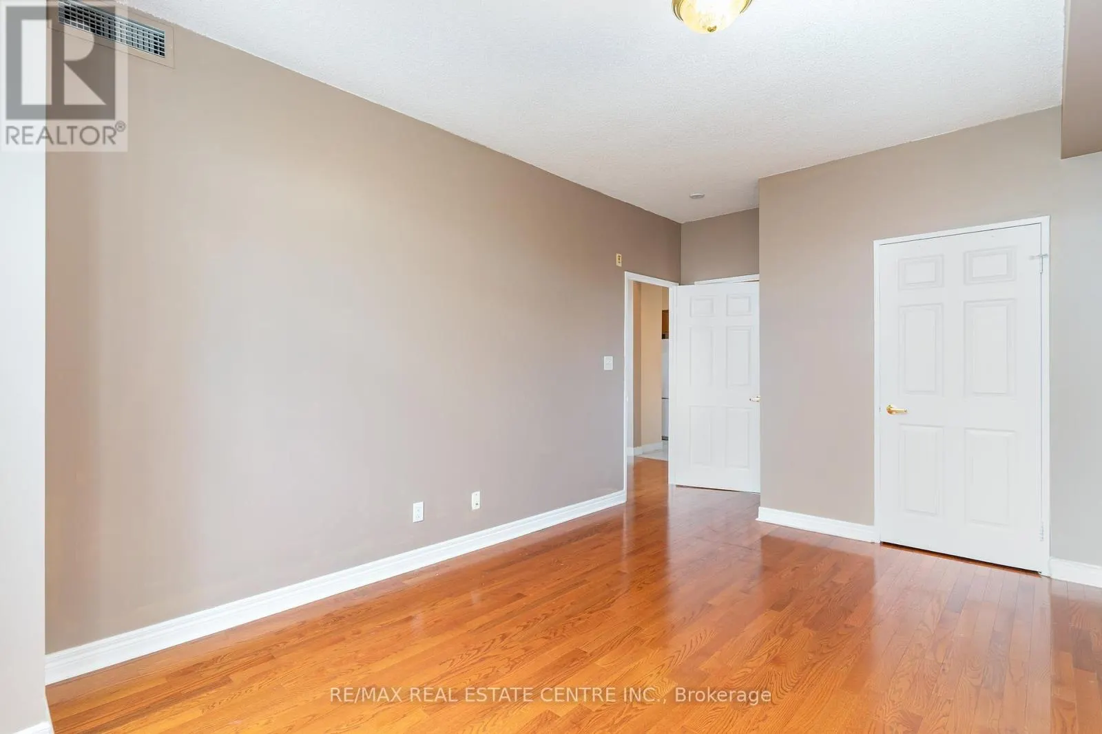 410 - 2301 PARKHAVEN BOULEVARD