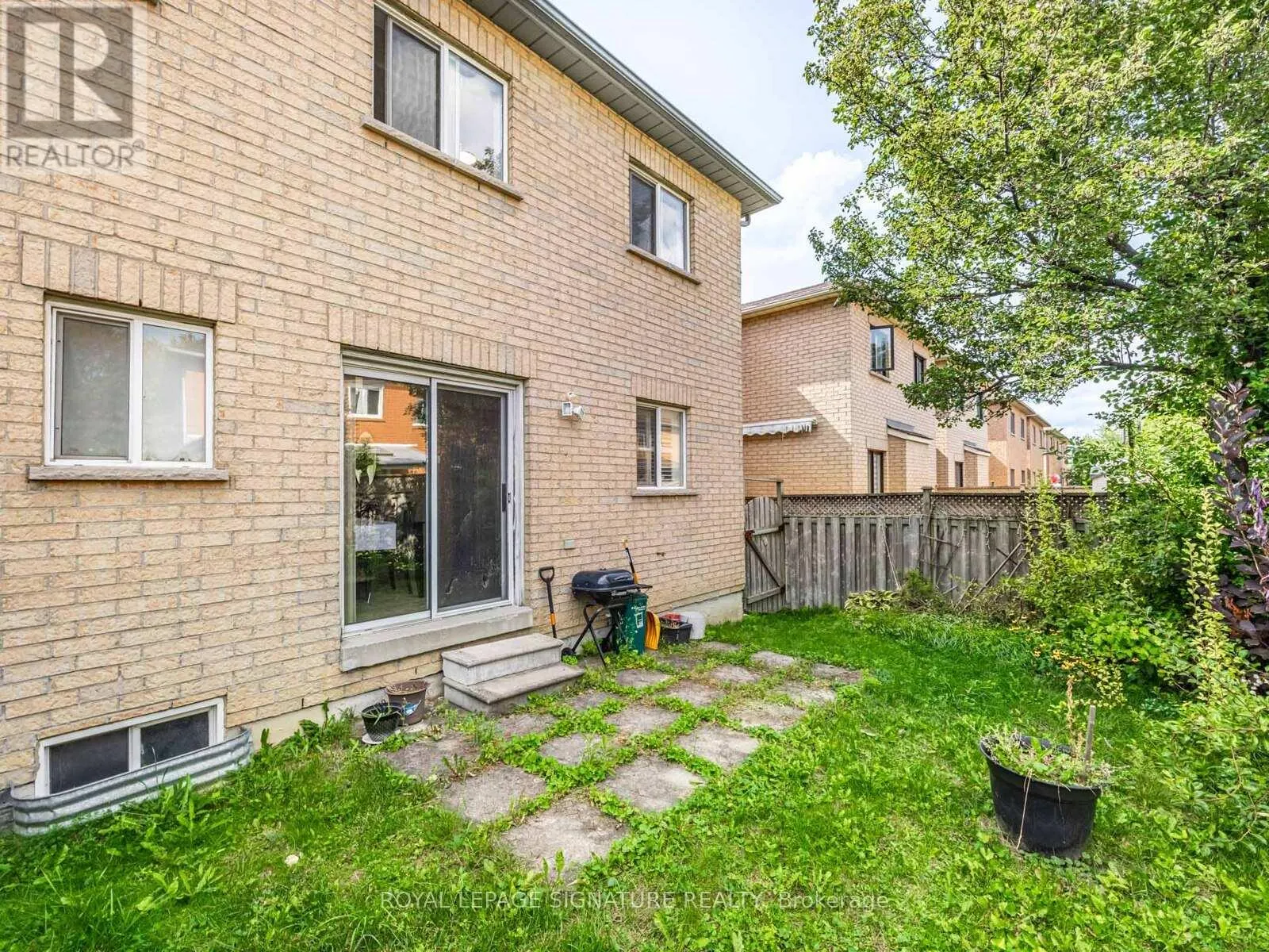 83 GIRAFFE AVENUE
