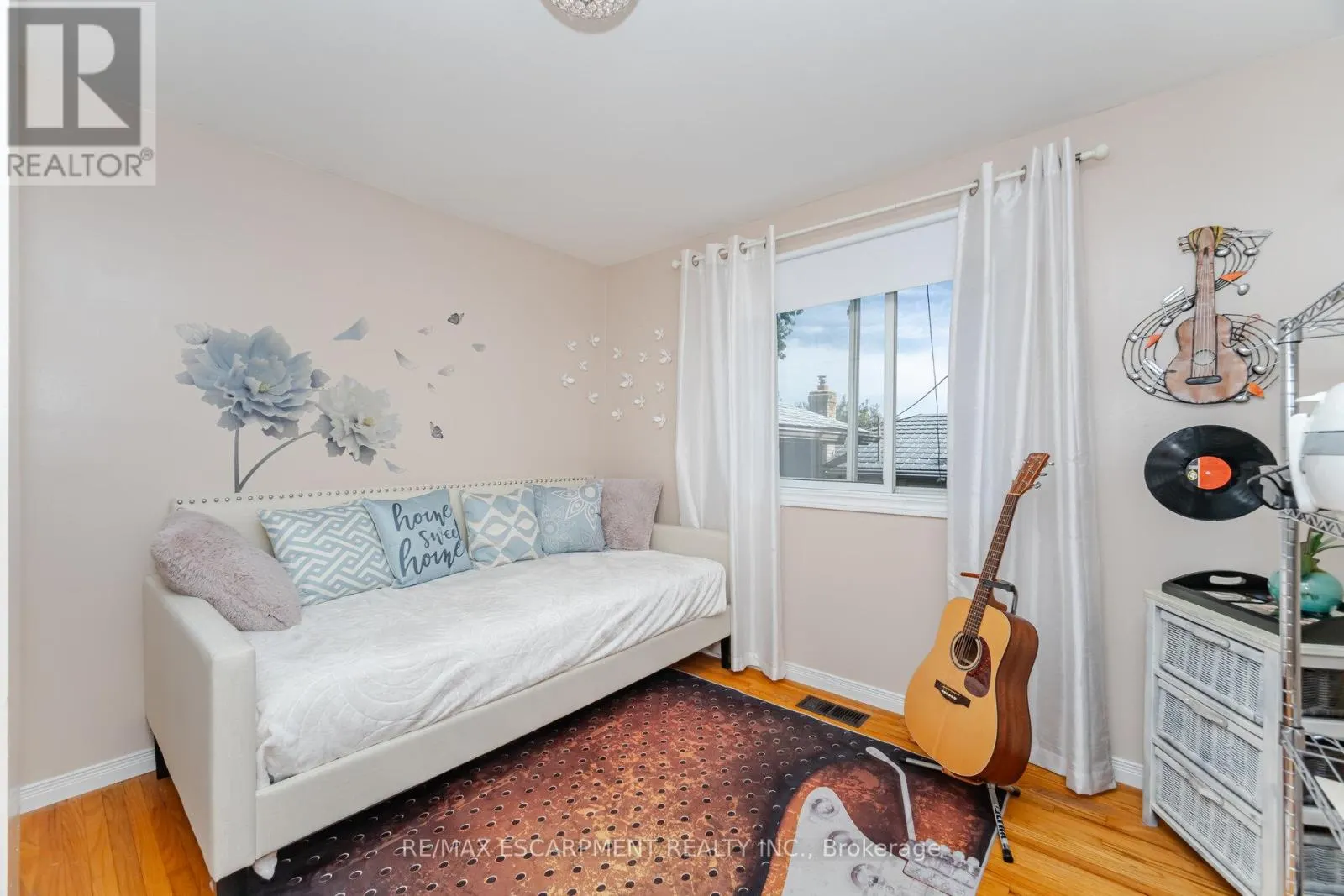 70 COBBLEHILL ROAD