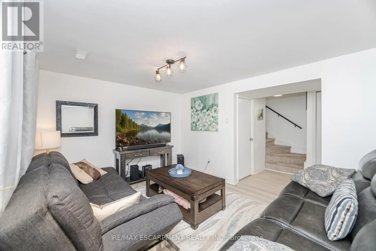 70 COBBLEHILL ROAD