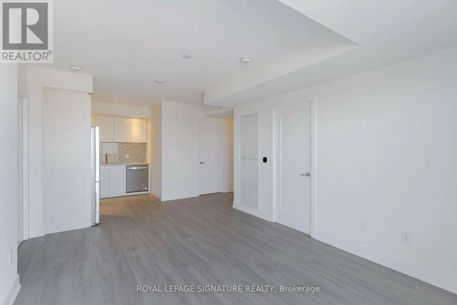 2705 - 10 EVA ROAD