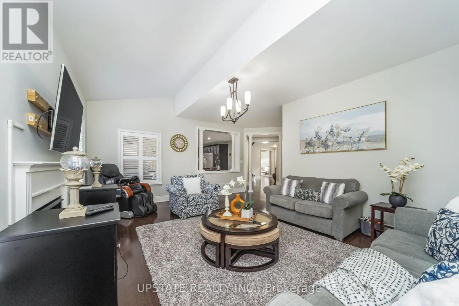 105 ROYAL WEST DRIVE
