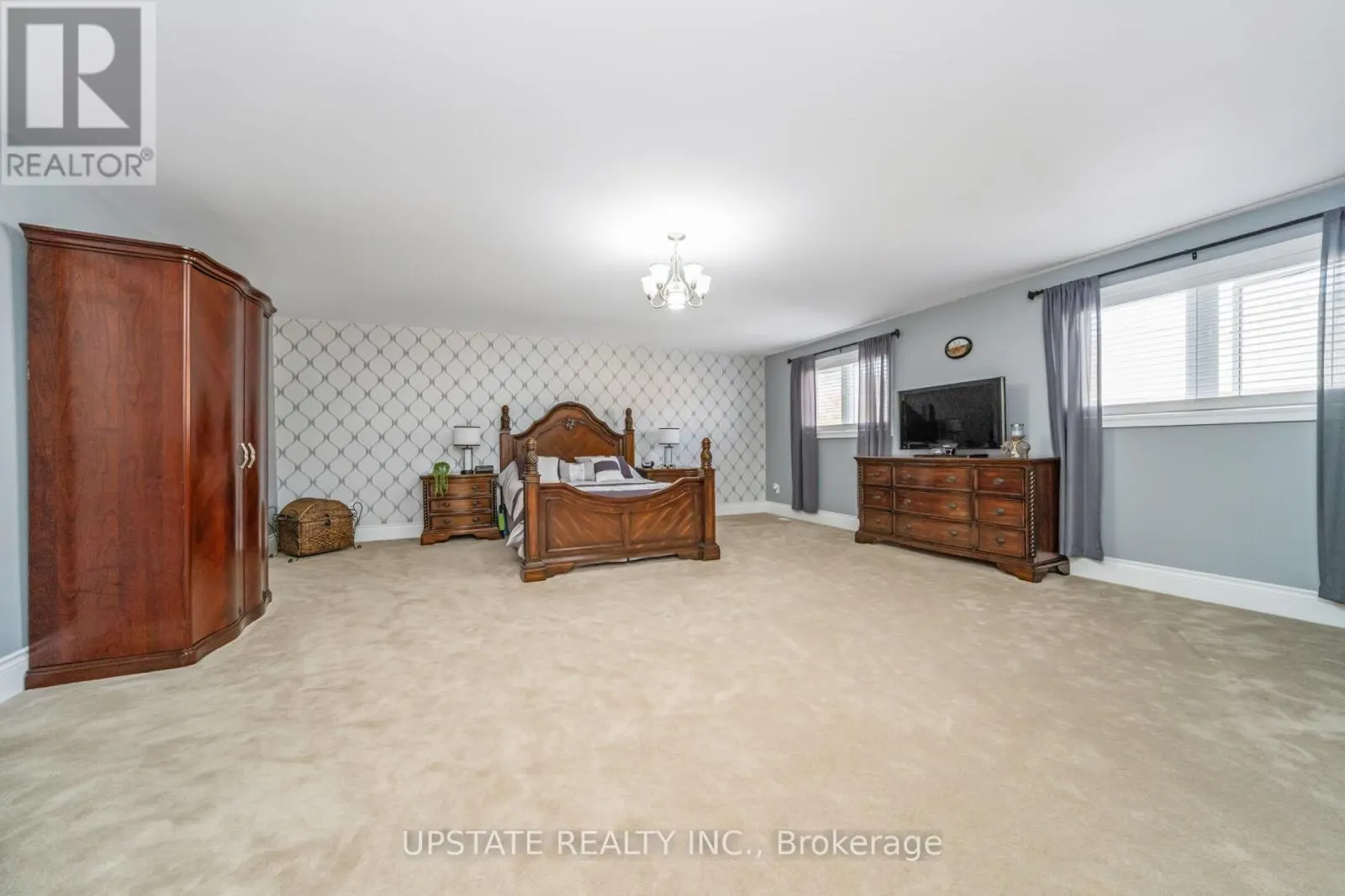 105 ROYAL WEST DRIVE