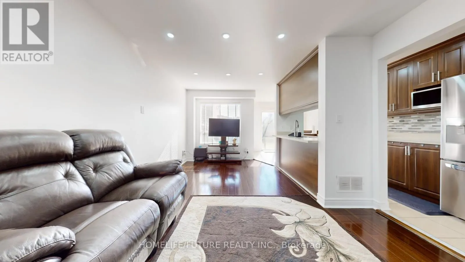 820 BETHANY CRESCENT