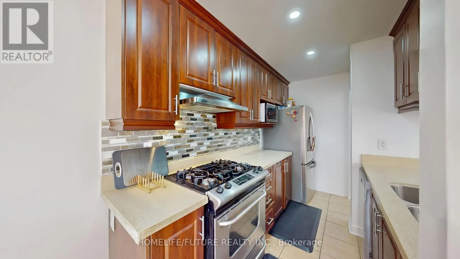 820 BETHANY CRESCENT