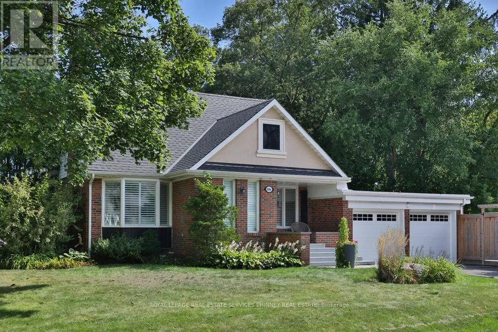 886 WHITNEY DRIVE