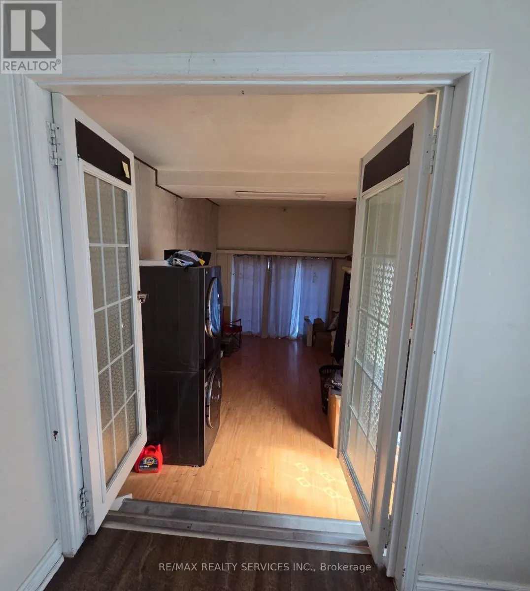 32 SHENSTONE AVENUE