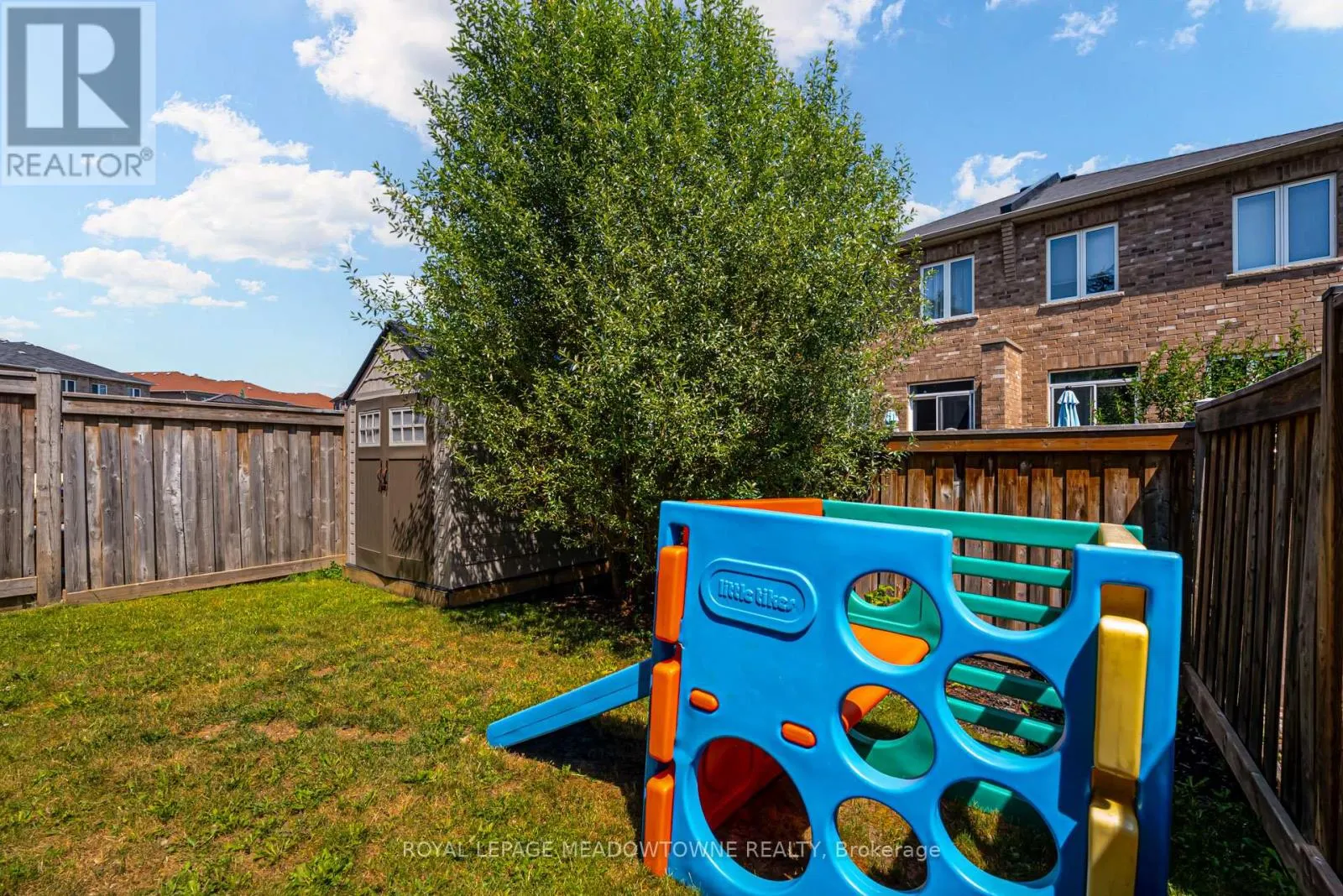 43 RIDGEGATE CRESCENT